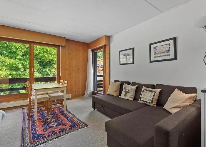 Emeraudes 404 Pres De La Telecabine A *